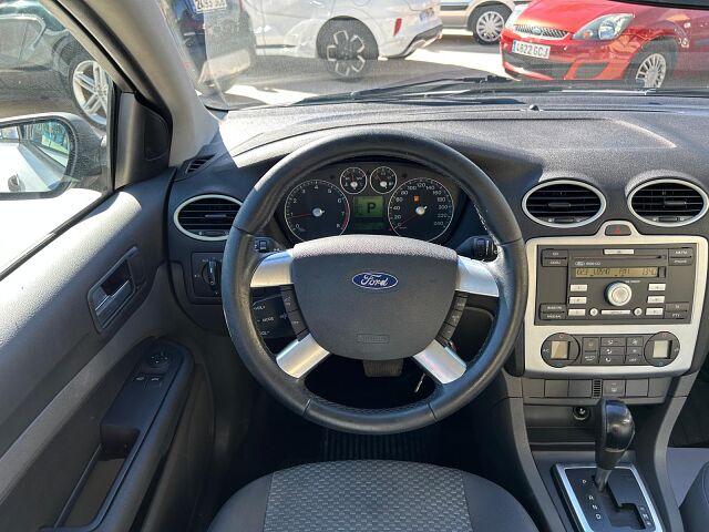 FORD FOCUS TREND 1.6 AUTO SALOON SPANISH LHD IN SPAIN 83000 MILES SUPER 2005